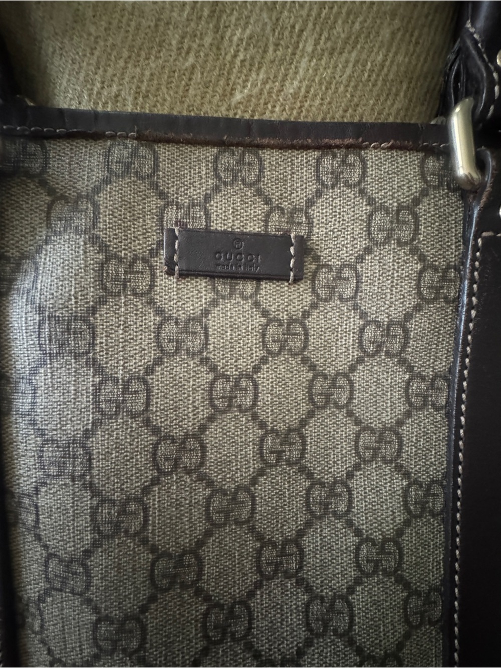 Gucci Beige GG Supreme Canvas Tote with Dark Brown Leather Handles - Picture 2 of 12